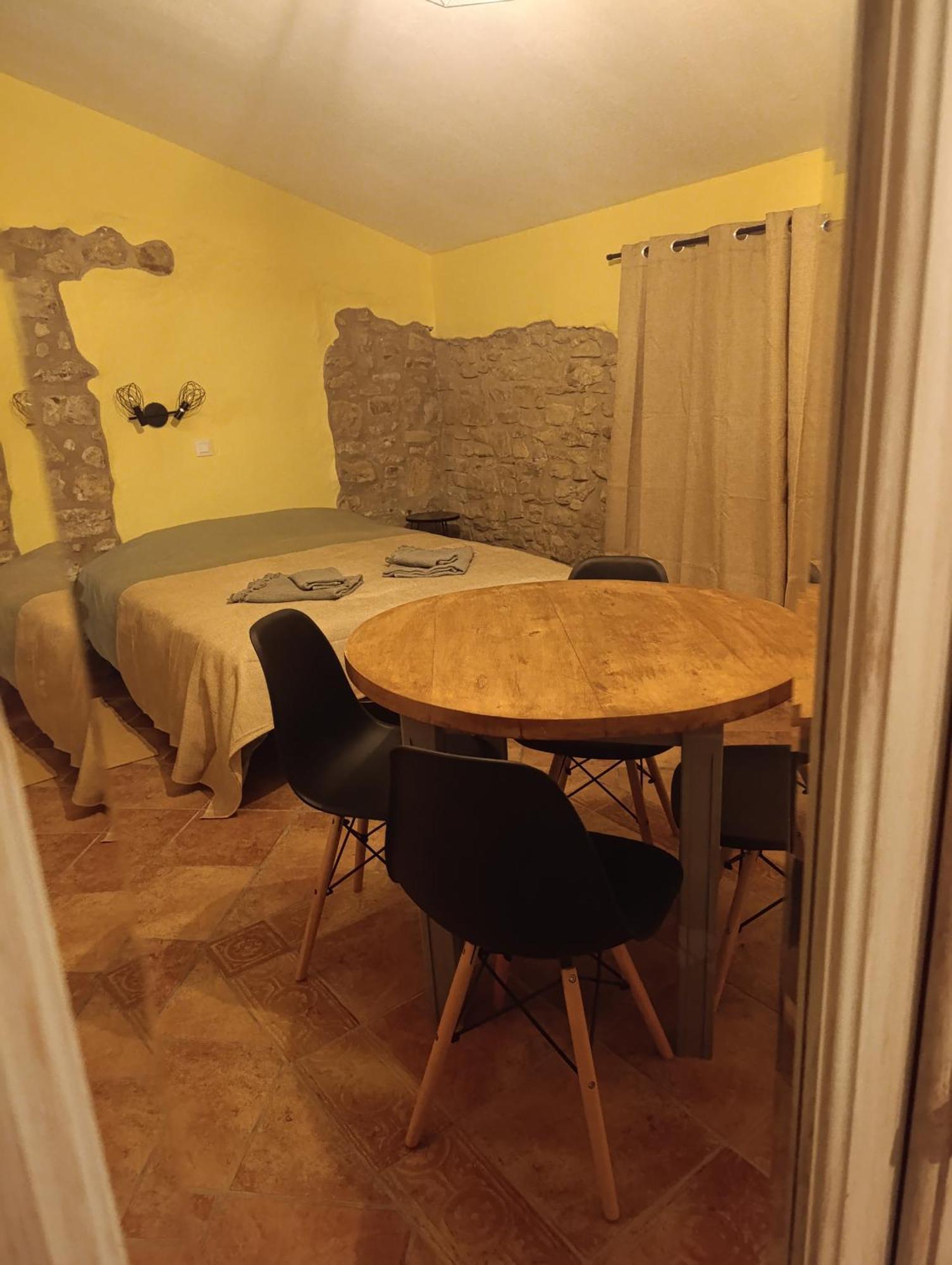 Mas Pitre Bed and Breakfast Besalú Buitenkant foto