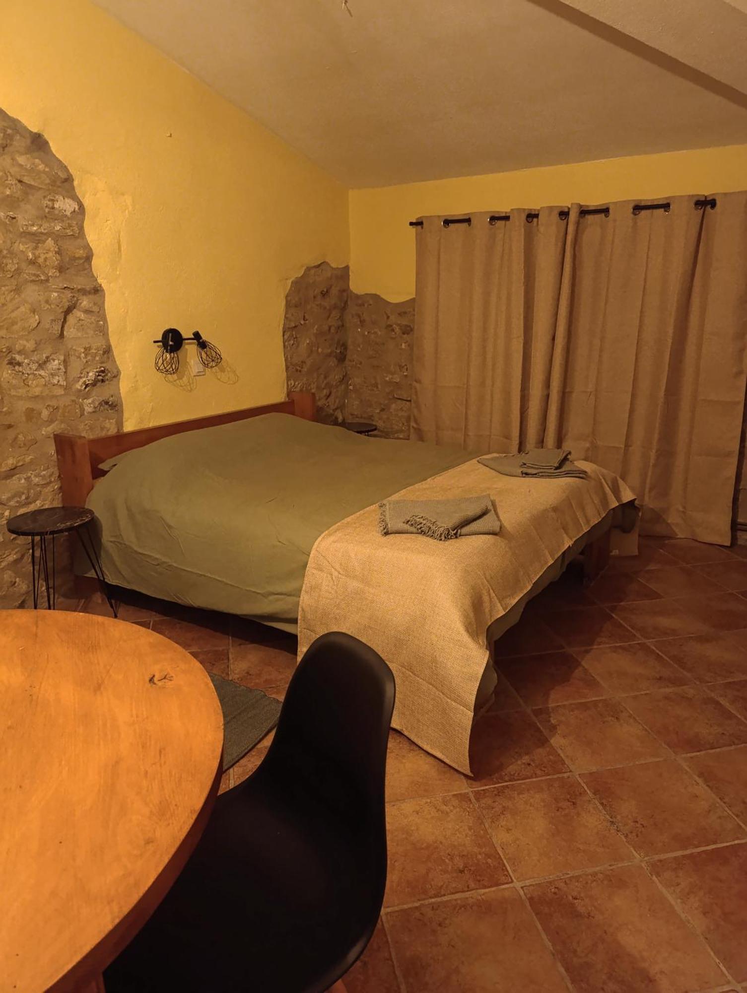 Mas Pitre Bed and Breakfast Besalú Buitenkant foto